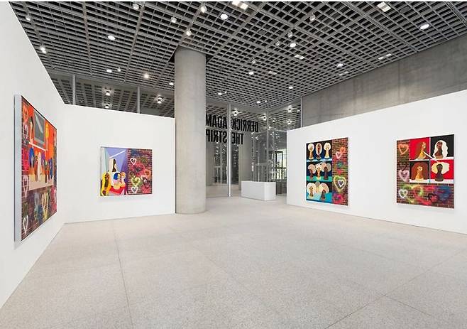 Derrick Adams: The Strip, Installation View, 2024© Derrick Adams Studio Photo: Chunho An Courtesy Gagosian *재판매 및 DB 금지