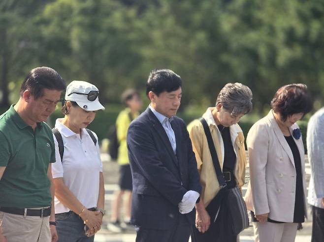 더불어민주당 이성윤 국회의원과 전주시을 시·도의원들. 이성윤 의원실 제공