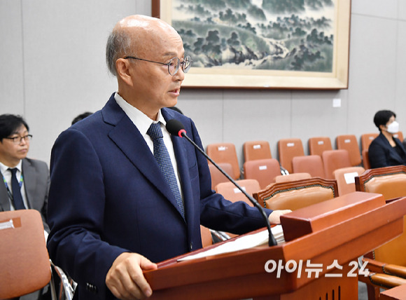 안창호 국가인권위원장 후보자가 3일 오전 서울 여의도 국회에서 열린 인사청문회에서 모두발언을 하고 있다. [사진=곽영래 기자]