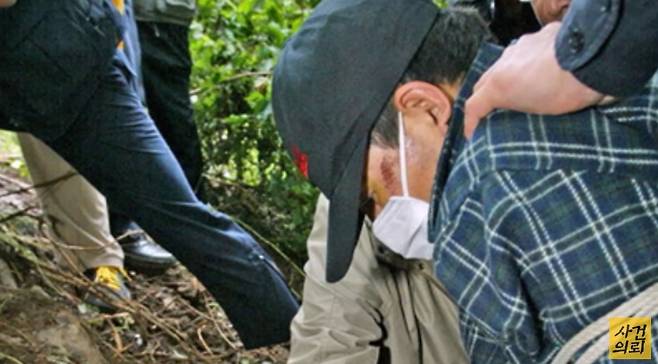 (현장 검증중인 범인 김수길, '사건 의뢰' 갈무리)