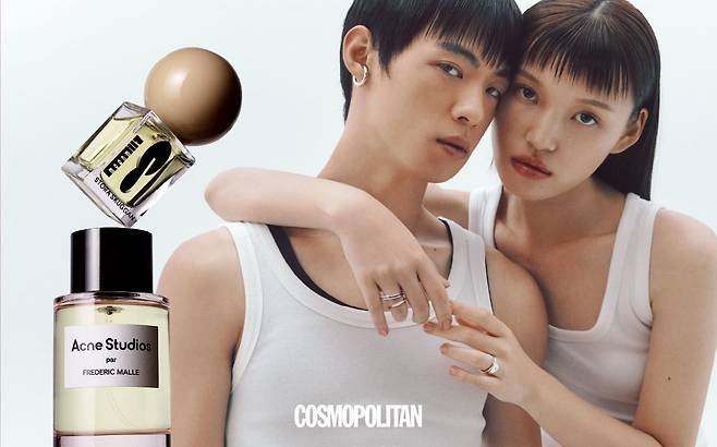 (위부터)문밀크 EDP 30ml 24만4천원 Stora Skuggan. 아크네 스튜디오 파 프레데릭 말 50ml 36만8천원 Editions De Parfums Frederic Malle.