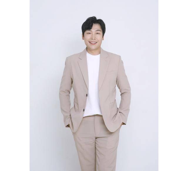 백봉기가 신곡을 발매했다. 에프엠엔터테인먼트 제공