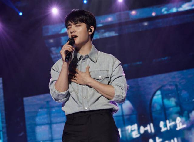 도경수는 최근 팬에게 복근 공개를 요구받고 이에 대한 생각을 밝혔다. 컴퍼니수수 제공