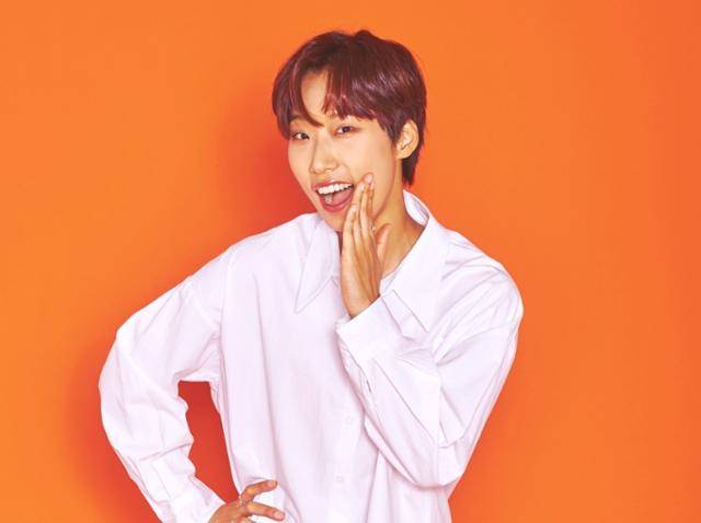 재재는 애교를 요구하지 않는 진행으로 박수를 받은 바 있다. MBC 제공