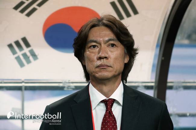 [사진=게티이미지]&nbsp;홍명보 감독이 이끄는 대한민국 축구 국가대표팀(FIFA 랭킹 23위)은 5일 오후 8시 서울월드컵경기장에서 열린 2026 국제축구연맹(FIFA) 북중미 월드컵(미국-캐나다-멕시코) 아시아 지역 3차 예선 1차전에서 팔레스타인(FIFA 랭킹 96위)과 0-0으로 비겼다. 이날 경기장엔 59,576명이 찾았다.