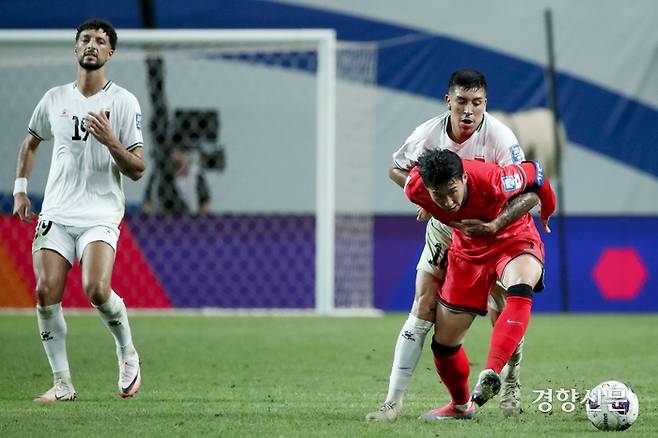 한국 축구대표팀 이강인이 5일 서울월드컵경기장에서 열린 2026 북중미 월드컵 아시아 3차 예선 B조 1차전 팔레스타인과의 경기에서 돌파하고 있다.  문재원 기자