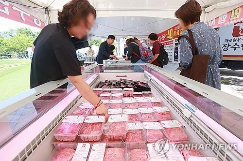 장수한우 특판행사 [연합뉴스 자료사진]