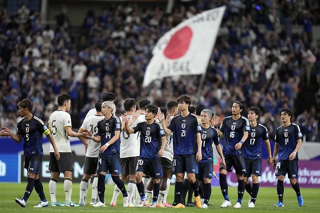 Japan team celebrate after defeating China after a World Cup and AFC Asian Qualifier between Japan and China at Saitama Stadium 2002 in Saitama, north of Tokyo, Thursday, Sept. 5, 2024.(AP Photo/Shuji Kajiyama)<저작권자(c) 연합뉴스, 무단 전재-재배포, AI 학습 및 활용 금지>