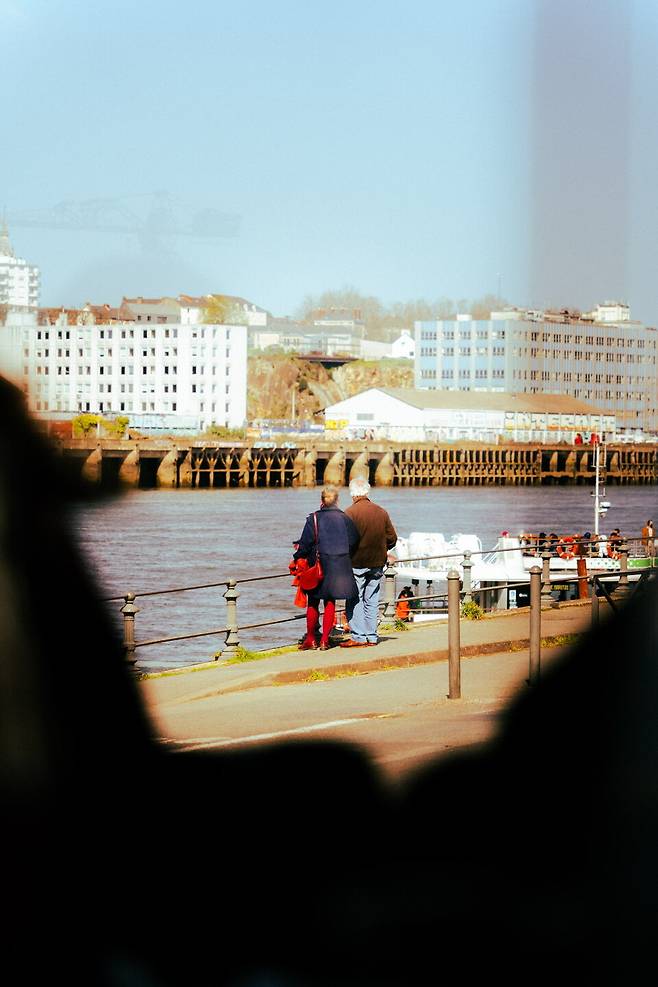 차창 밖, 낭트로 돌아가는 페리를 기다리며