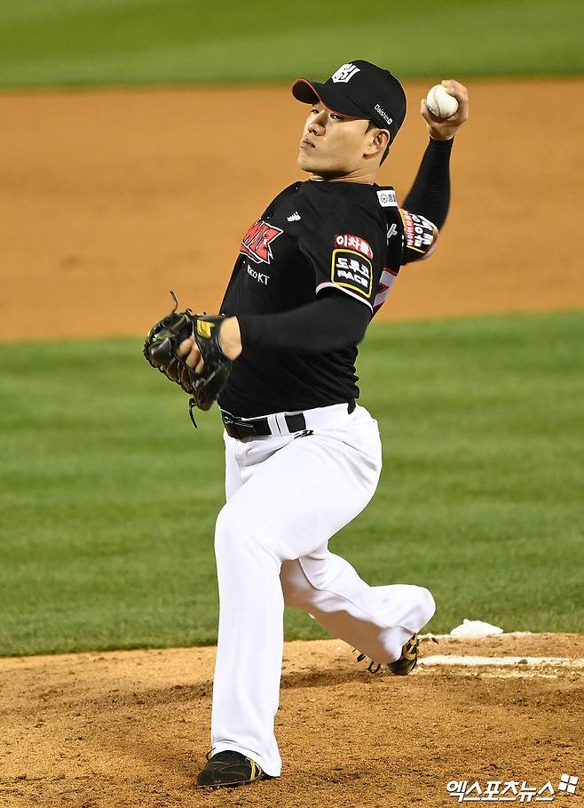 KT 투수 이상동은 5일 사직구장에서 열린 '2024 신한 SOL Bank KBO 리그' 롯데와 팀 간 15차전 맞대결에서 8회말 구원 등판했다. 2이닝 무실점, 최고 147㎞의 빠른 공을 던지며 눈길을 끌었다. 엑스포츠뉴스 DB