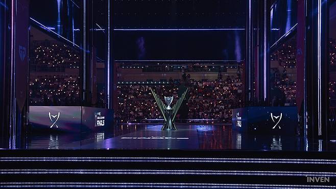 ▲ 선수 입장을 기다리고 있는 경주실내체육관