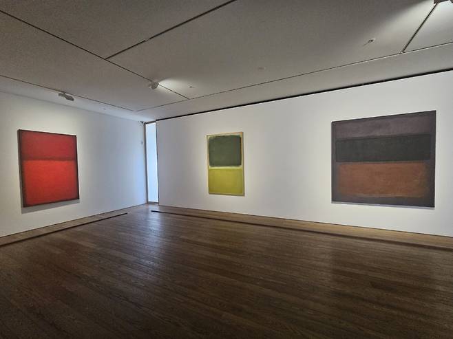 An installation view of Mark Rothko's section at "Correspondence: Lee Ufan and Mark Rothko" exhibition at Pace Gallery in Seoul (Park Yuna/The Korea Herald)