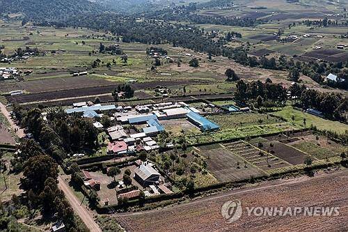 기숙사에 불이 난 케냐 학교 항공사진 [AFP=연합뉴스]