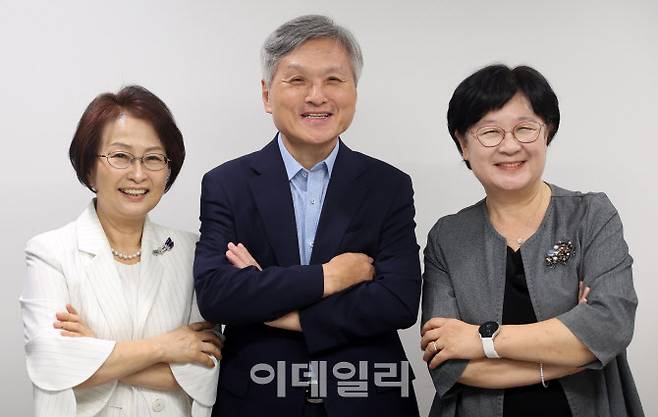 임정희, 문형구, 양옥경(왼쪽부터) SIA Korea 위원회 위원이 5일 서울 중구 순화동 KG타워에서 인터뷰를 하고 있다. (사진= 방인권 기자)