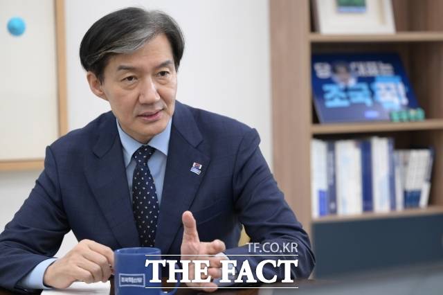 조국 조국혁신당 대표는 9일 최고위원회의 모두발언에서 "딥페이크 합성 제작뿐 아니라 소지·시청 행위도 처벌할 수 있도록, 딥페이크 범죄에 대한 강력한 처벌을 통해 억제력을 높일 수 있도록 법적 제도를 강화하겠다"고 설명했다./남윤호 기자