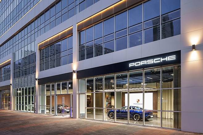 사진: 포르쉐 스튜디오 송도 외관 이미지&nbsp;