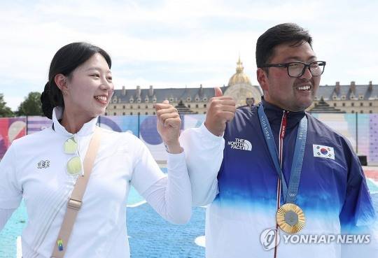 2024 파리 올림픽 양궁 남녀 3관왕 김우진(오른쪽)과 임시현. [파리=연합뉴스]