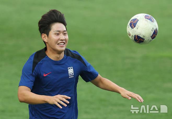 [서울=뉴시스] 황준선 기자 = 대한민국 축구 국가대표팀 이강인이 4일 서울 마포구 서울월드컵경기장에서 훈련을 하고 있다.대표팀은 오는 5일 서울월드컵경기장에서 팔레스타인과 2026 국제축구연맹(FIFA) 북중미 월드컵 아시아 3차 예선 B조 1차전을 치른다. 2024.09.04. hwang@newsis.com