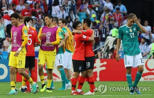 박윤정 감독이 이끄는 대한민국 U-20 여자 축구대표팀은 8일 콜롬비아 보고타의 메트로폴리타노 데 테초 경기장에서 열린 독일과의 2024 FIFA 콜롬비아 U-20 여자 월드컵 조별리그 D조 3차전에서 1-0 승리를 거뒀다. 이날 승리로 박윤정호는 극적으로 대회 16강 진출에 성공했다. 연합뉴스