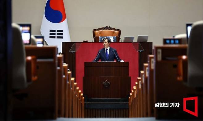 조국 조국혁신당 대표가 9일 국회 본회의장에서 비교섭단체 대표 연설 사전 연습을 하고 있다. [사진=김현민 기자 kimhyun81@]