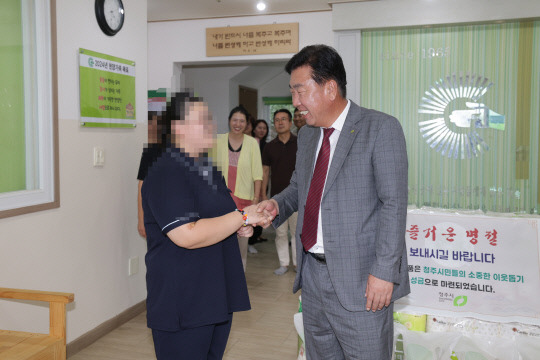 이범석 청주시장, 추석맞이 아동양육시설 격려 방문. 청주시