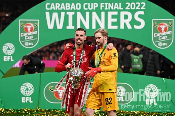 사진=게티이미지. 유럽축구 이적시장 전문가 파브리시오 로마노에 따르면, 켈러허는 최근 이적에 대한 생각을 드러냈다. 그는 "나는 지난 몇 년 동안, No.1이 되기 위해 떠나고 싶다는 의사를 확실히 드러냈다. 때때로 밖에서 봤을 때, 이런 결정은 100% 내가 한 것이라고 보일 수도 있겠지만 언제나 내 손에 달려 있지는 않을 수도 있다"라고 밝혔다.