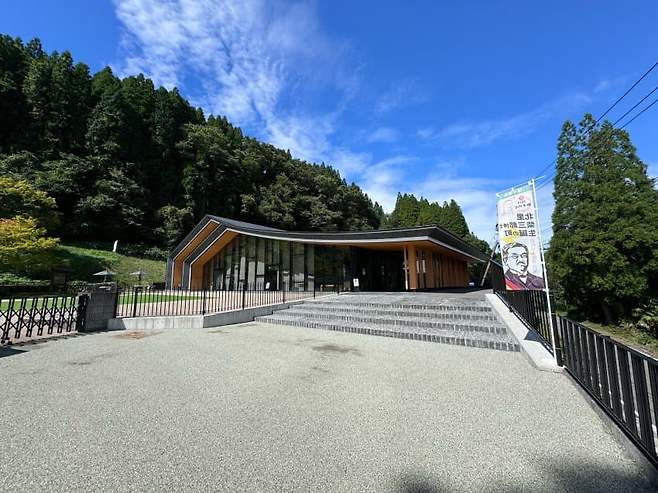 75e98300c78519f323ec8193409c701e6396eeae494205b9ed3a789534bf054480d6fe40232c86b897e221f96098d179b8b187dea5