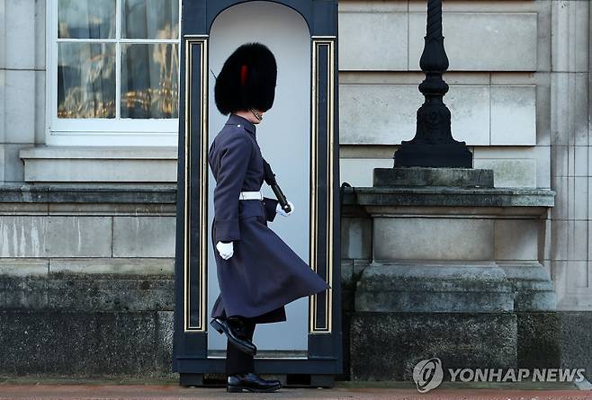 버킹엄궁 앞 근위병 [EPA 연합뉴스 자료사진. 재판매 및 DB 금지]