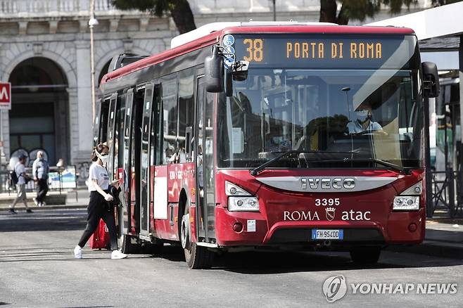 로마 버스 [EPA 연합뉴스 자료사진. 재판매 및 DB 금지]