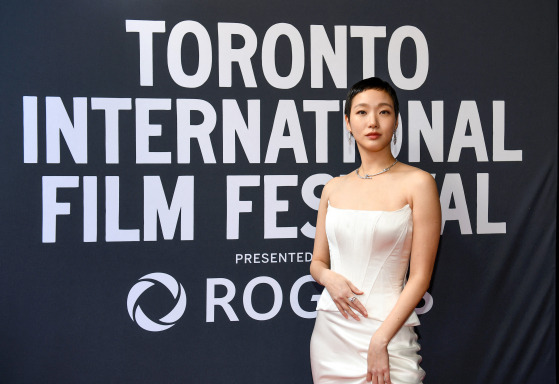 TORONTO, ONTARIO - SEPTEMBER 13: Kim Go-eun attends the premiere of "Love in the Big City" during the 2024 Toronto International Film Festival at Royal Alexandra Theatre on September 13, 2024 in Toronto, Ontario.  Harold Feng/Getty Images/AFP (Photo by Harold Feng / GETTY IMAGES NORTH AMERICA / Getty Images via AFP)  〈저작권자(c) 연합뉴스, 무단 전재-재배포, AI 학습 및 활용 금지〉