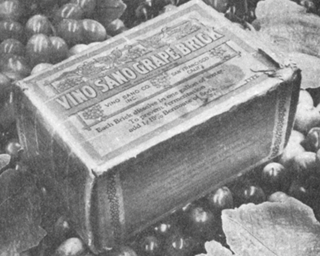 금주법을 피해 가정에서 와인을 만드는 데 사용했던 포도 브릭. 한국일보 자료사진