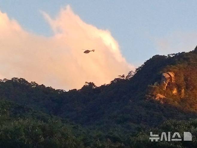 [괴산=뉴시스] 15일 오후 충북 괴산군 칠보산을 등산하던 70대가 숨져 경찰이 수사에 나섰다. (사진= 괴산소방서 제공) 2024.09.15. photo@newsis.com *재판매 및 DB 금지