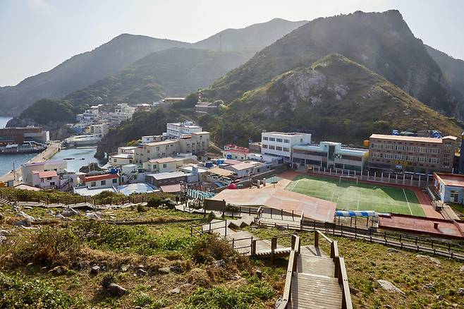 전남 신안군 흑산초등학교 홍도분교 전경. 신안군 제공