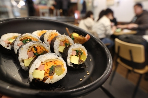 서울 시내 한 김밥집. [사진 = 연합뉴스]