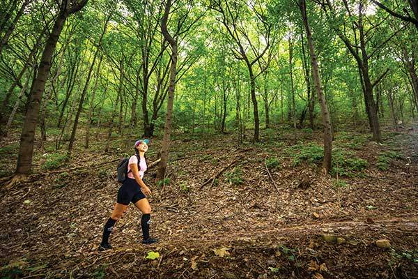 홍씨는 오색에서 대청봉까지 2시간 내로 주파하는 건각이다.