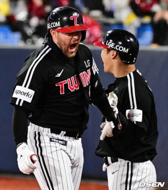 LG 오스틴(왼쪽)