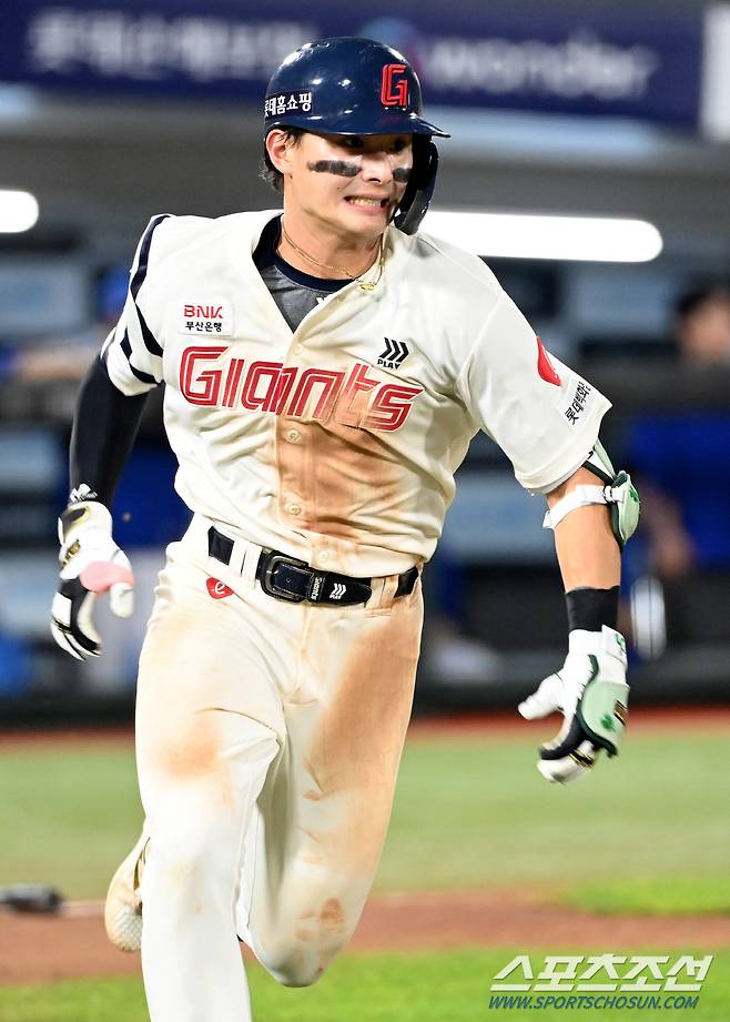 6일 부산 사직구장에서 열린 삼성과 롯데의 경기, 6회말 롯데 윤동희가 안타를 치고 있다. 부산=허상욱 기자 wook@sportschosun.com/2024.09.06/