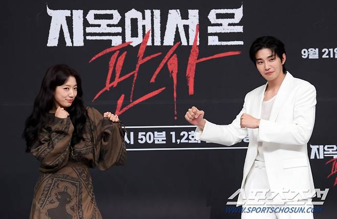 SBS 금토드라마 '지옥에서 온 판사' 제작발표회가 19일 서울 목동 SBS사옥에서 열렸다. 박신혜, 김재영이 포토타임을 갖고 있다. 목동=박재만 기자 pjm@sportschosun.com/2024.09.19/