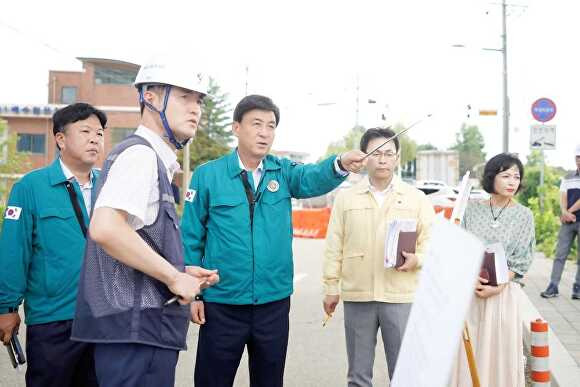 오늘 방세환 시장이 주요 투자사업 현장 점검을 하고 있다. [사진=광주시]