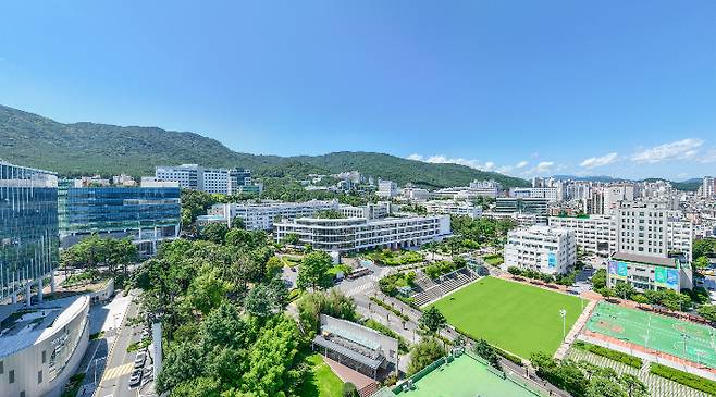 부산대학교 전경. 부산대는 2025학년도 수시모집에서 10.32대1의 경쟝률을 기록했다. 부산대학교 제공