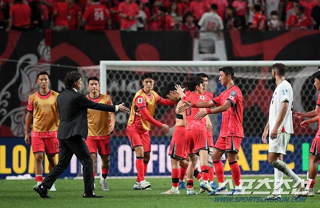 2026 북중미 월드컵 3차 예선 대한민국과 팔레스타인의 경기가 5일 서울월드컵경기장에서 열렸다. 0대0 무승부를 기록한 대한민국 홍명보 감독이 아쉬워하고 있다.상암=박재만 기자 pjm@sportschosun.com/2024.09.04/