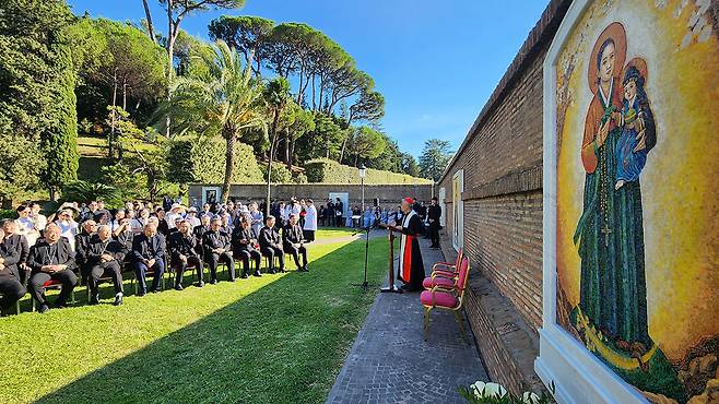평화의 한국 성모 모자이크상 축복식 [사진 제공 : 연합뉴스]