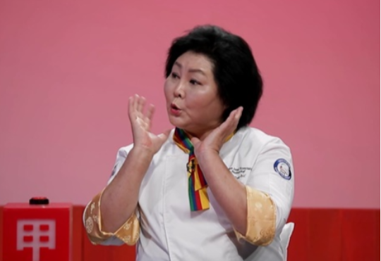 이순실이 MC 전현무가 북한의 꽃미남상임을 인증한다.사진=KBS 제공