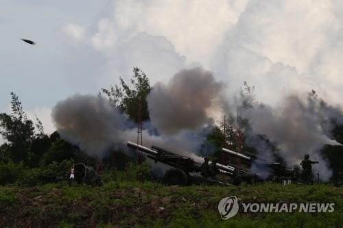 중국 침공 대비 실사격 훈련하는 대만군 [EPA 연합뉴스 자료사진. 재판매 및 DB 금지]