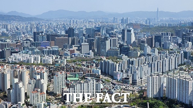 부동산 플랫폼 직방에 조사에 따르면 10월 전국 아파트 입주물량은 전월 대비 약 24% 증가한 2만7848가구로 나타났다. /더팩트 DB