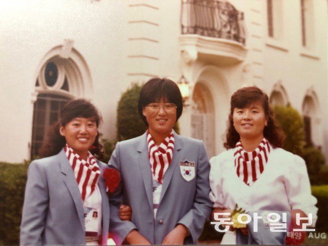 1984년 로스앤젤레스 올림픽에 출전한 한국 여자 양궁 대표팀 선수들. 왼쪽부터 박영숙, 서향순, 김진호. 박영숙 감독 제공