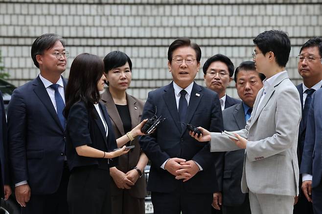 이재명 더불어민주당 대표가 20일 오전 서울 서초구 서울중앙지법에서 열린 공직선거법 위반 관련 결심 공판에 출석하고 있다. 2024.9.20.뉴스1