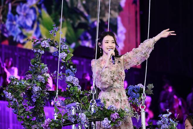 Finale of IU's 1st world tour "HEREH" held at the Seoul World Cup Stadium on Sunday (EDAM Entertainment)