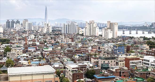 서울 한강변에 위치한 성동구 성수전략정비구역 개발이 완료되면 주택 42개동, 총 8200가구가 들어설 예정이다. (윤관식 기자)