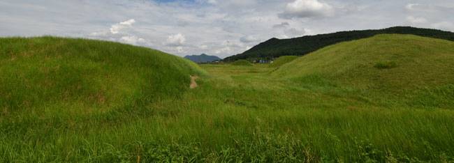 영산강 물이 돌아 들어와 ‘회진’(回津)으로 불렸던 나주 복암리 고분군 일대는 고대부터 해상 교역로를 통해 활발한 교류가 이뤄졌던 것으로 추정된다.  국가유산청 제공